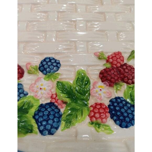 Temp Tations Figural fruit Mixed Berries Platter Tray Large Handles Basket Weave - Picture 3 of 8